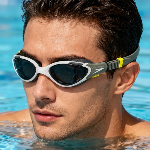 Swimming goggles